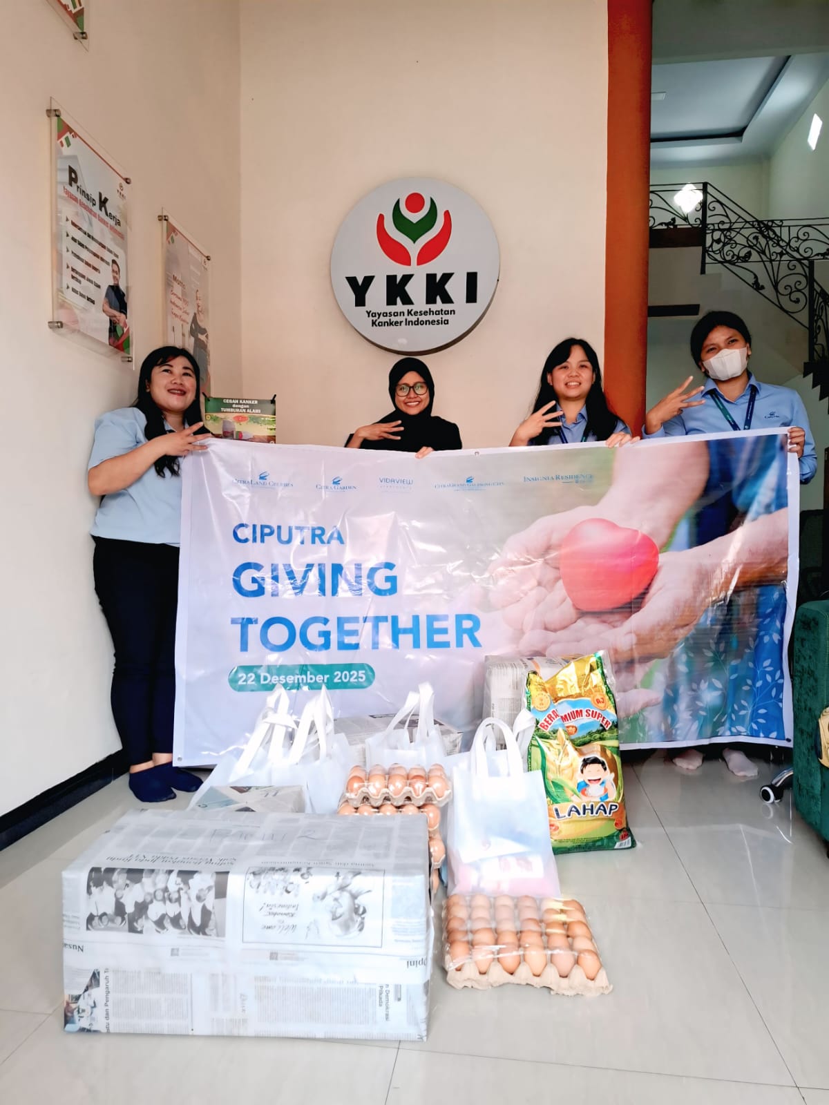 Kunjungan dan bantuan dari para donatur