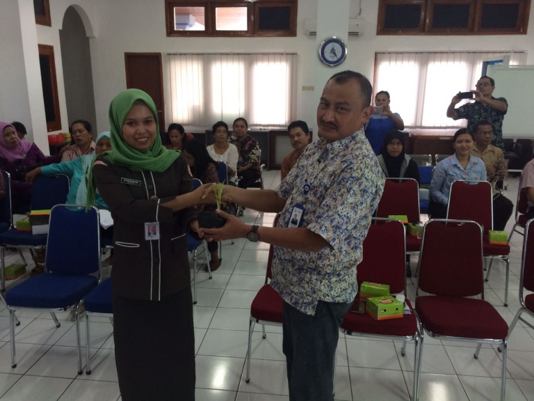 PEMBAGIAN BIBIT GRATIS DI PT